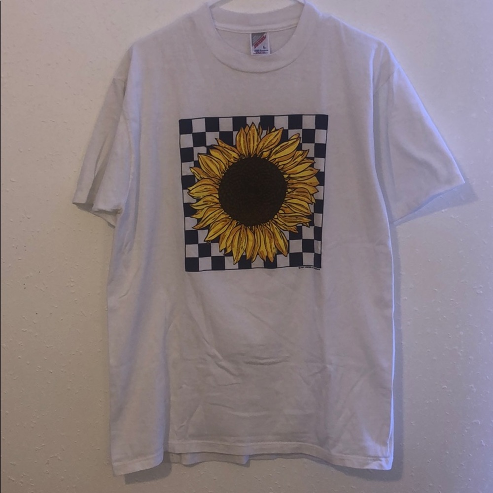 Checkered sunflower Graphic Tee graphic Tee